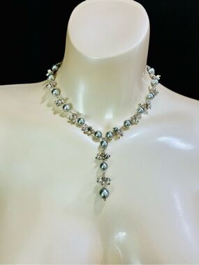 VTG Carolee Silver-Gray Pearl Y-Drop Necklace Y2K 90s Elevated Everyday Elegant